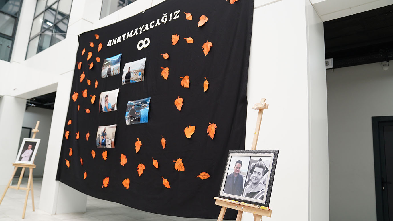 Yaşam Fen Okulları Konferans Salonu’na Yiğit Gençbay’ın Adı Verildi